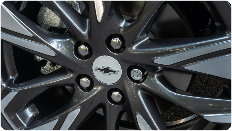 Detalle de las Tuercas antirrobo para ruedas de la Chevrolet Montana.