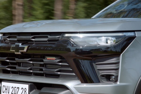 Vista cercana de la parrilla delantera de la Chevrolet S10 Trail Boss.