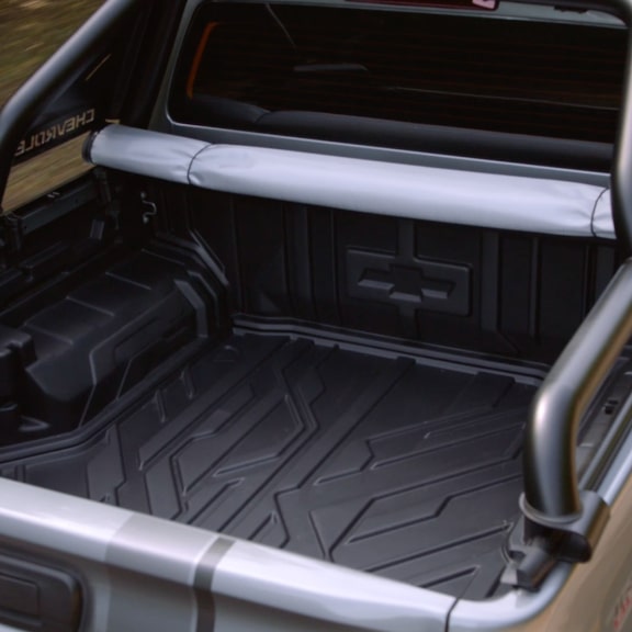 Detalle del Bedliner que protege la caja de rayones, golpes y corrosión en el uso exigente en la Chevrolet S10 Trail Boss.