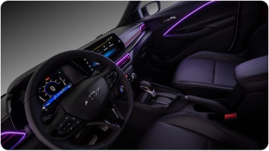 Iluminación Interior LED RGB en color violeta para el Chevrolet Sonic.