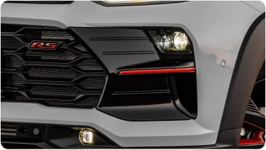 Apliques Frontales del Paragolpes con Inserto Rojo para el Chevrolet Sonic.