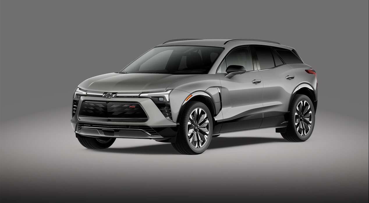 Chevrolet Blazer RS EV en color plateado
