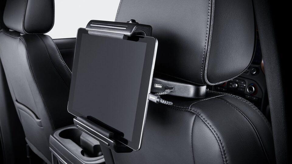 Las porta tablet sostienen de forma segura una tablet contra el respaldo de tu camioneta Chevrolet Silverado