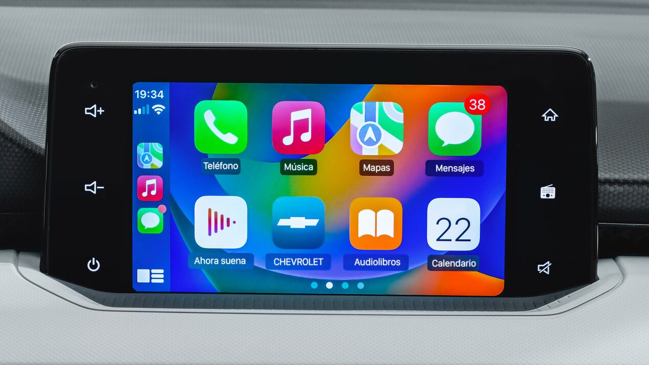 Vista en detalle de la integración Android Auto y Apple CarPlay.
