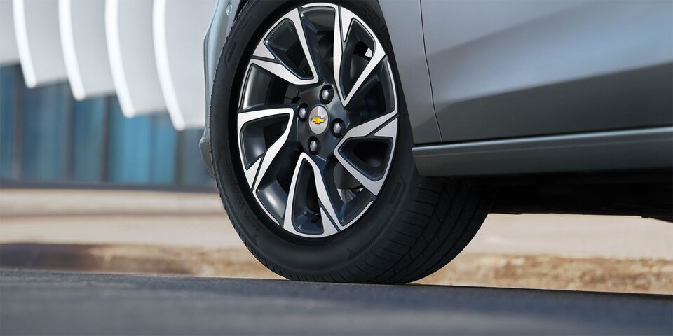 Rines del Chevrolet Onix Sedán.