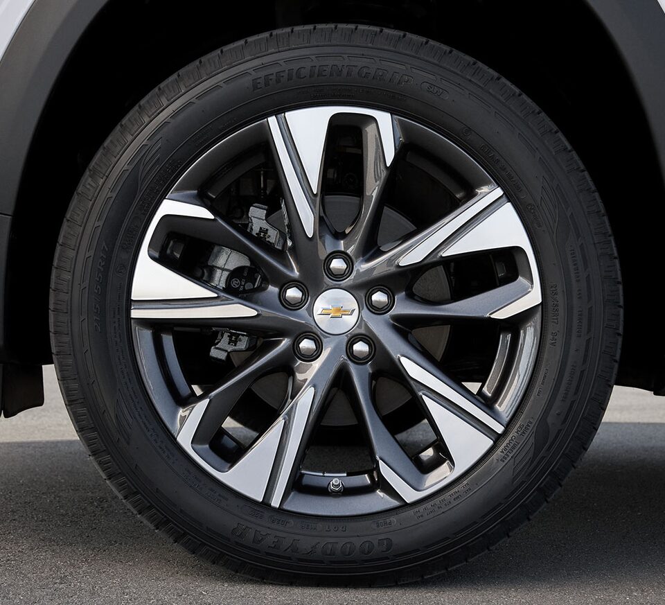 Chevrolet Tracker Turbo Accesorios Kit Adventure - Rines de tu Camioneta SUV