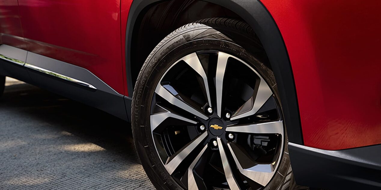 Vista cercana de los rines de 18 pulgadas de la Chevrolet Captiva XL.