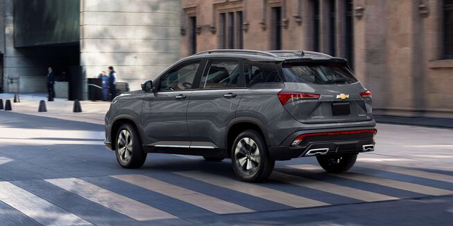Vista posterior Chevrolet Captiva XL