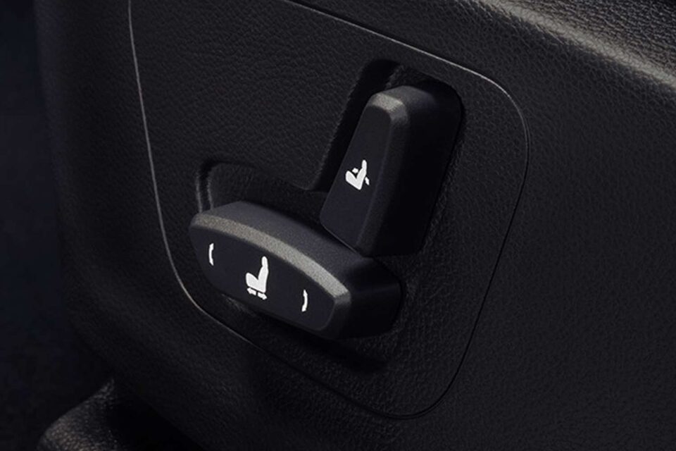 Vista detalle control de asientos de la camioneta Chevrolet Captiva XL