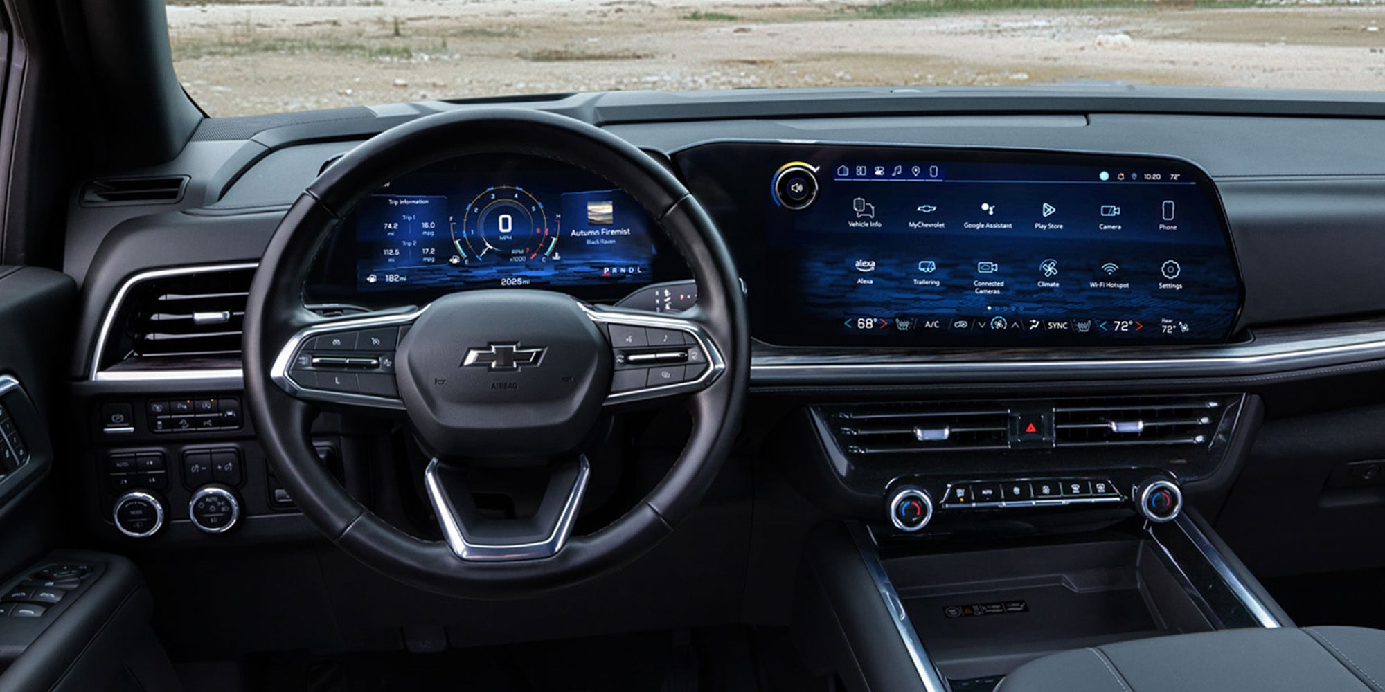 Vista completa del tablero digital de la Chevrolet Tahoe.