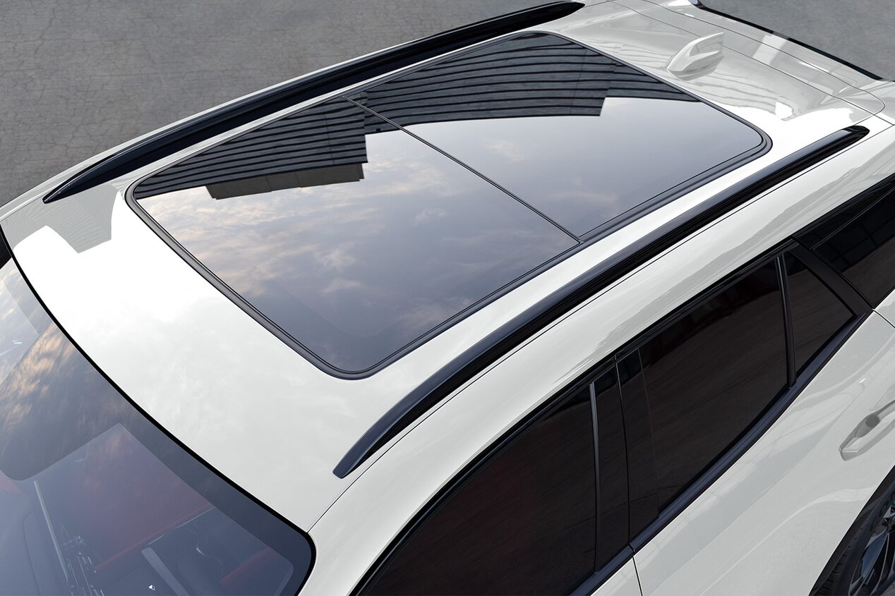 Vista superior de la Chevrolet Blazer EV enfocándose en el Sunroof Panorámico.