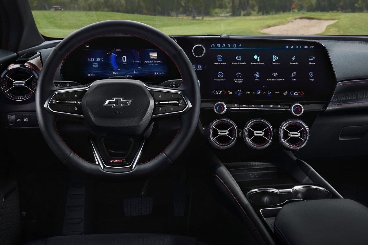 Volante y cluster digital de la Chevrolet Blazer EV.