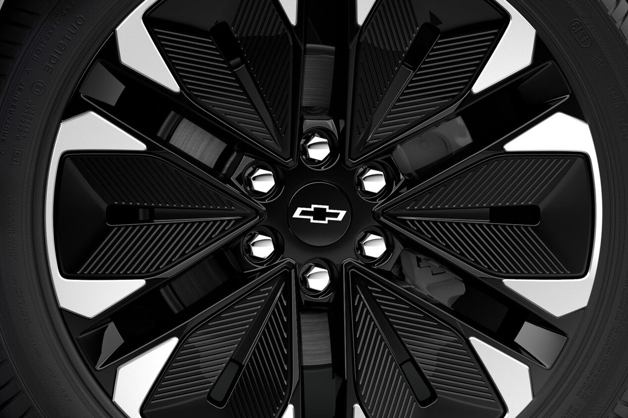 Vista cercana de los rines deportivos de 21 pulgadas de la Chevrolet Blazer EV.