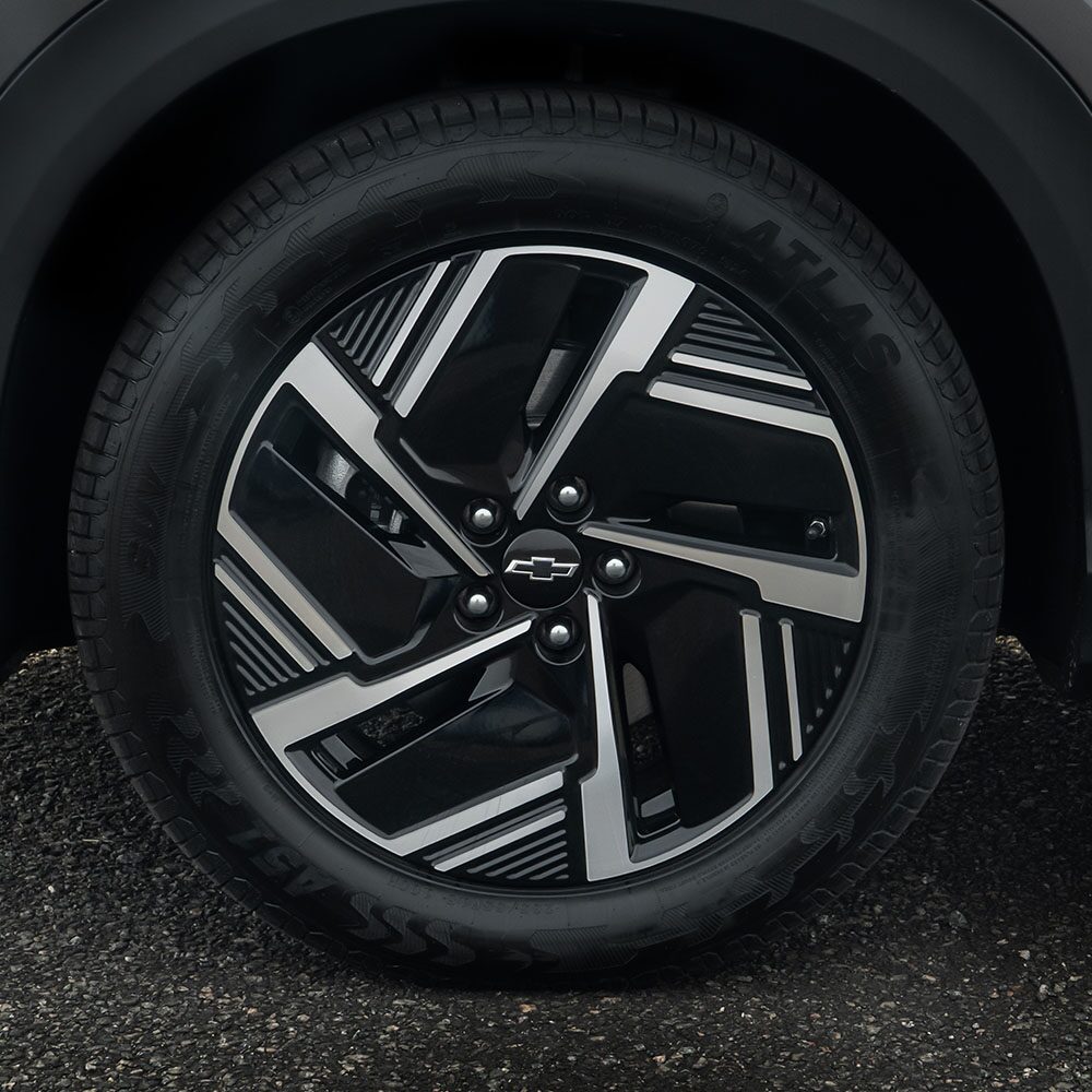 Vista cercana de los aros de aleación de 18 pulgadas de la Chevrolet Captiva EV.