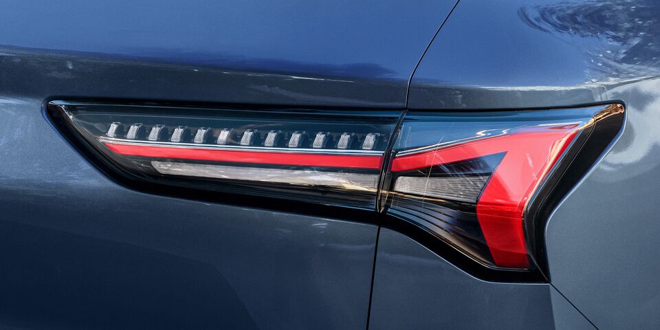 Vista en primer plano de uno de los faros traseros de la Chevrolet Captiva PHEV.