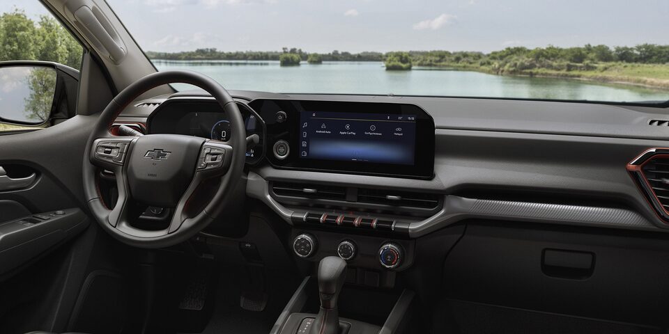 Vista completa del tablero de la Chevrolet Colorado.