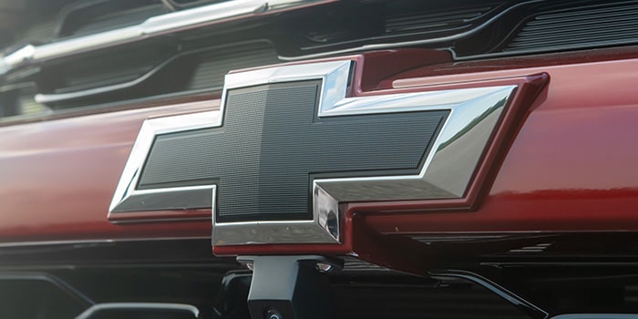 Accesorios Chevrolet S10 - Emblema delantero negro