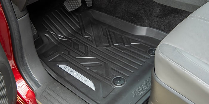 Accesorios de confort y conveniencia Chevrolet S10 - Cubrealfombra PVC con placa cromada 3D