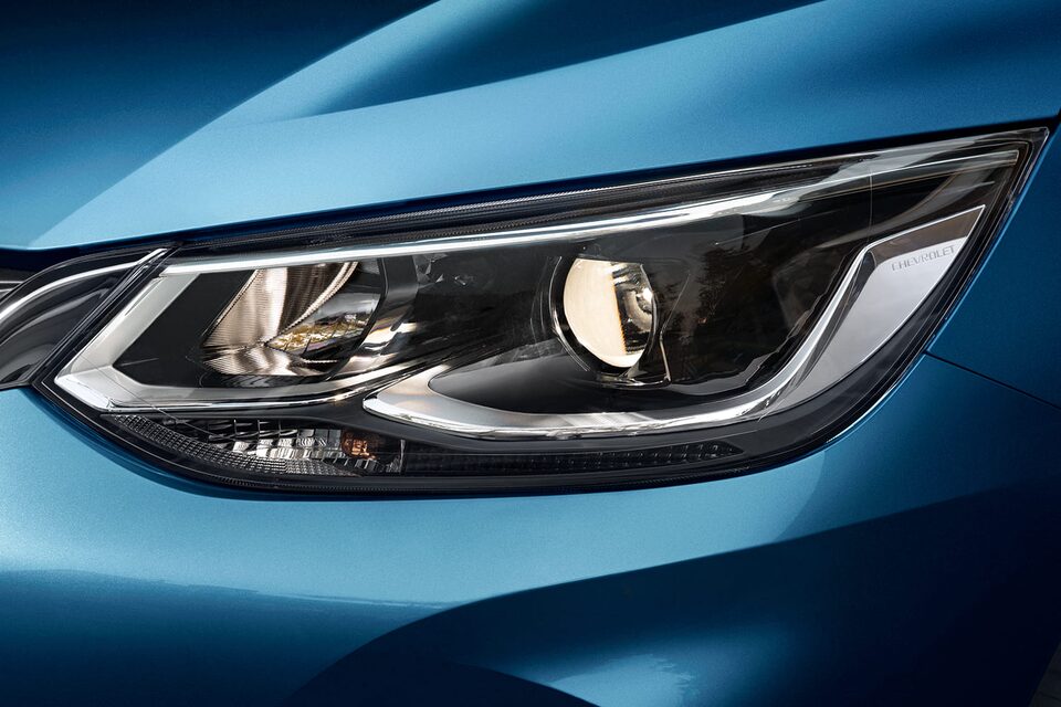 Chevrolet Onix Sedán - Luces Delanteras de tu auto familiar