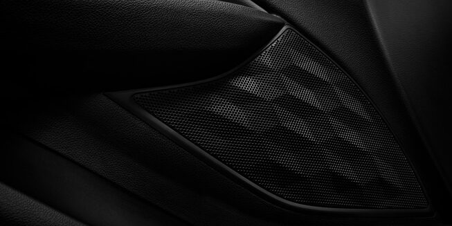 Chevrolet Ecuador Onix Turbo Sedán - Bocinas de tu auto familiar