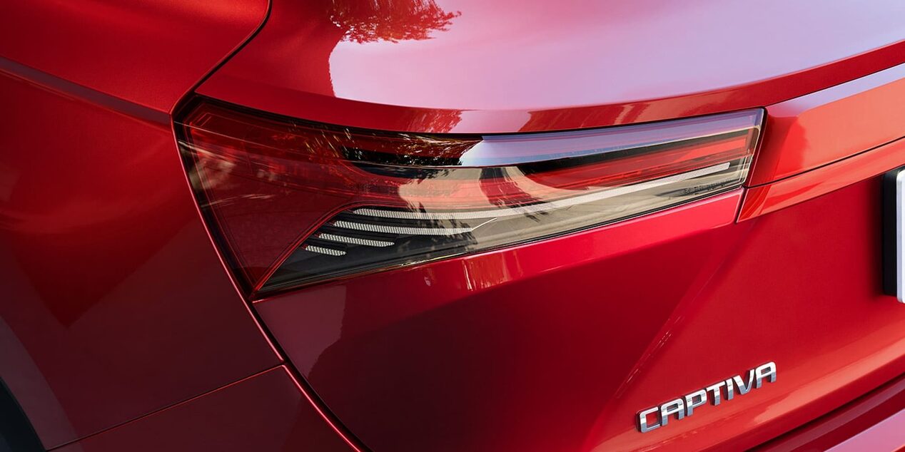 Vista cercana de las luces LED traseras de la Chevrolet Captiva XL.