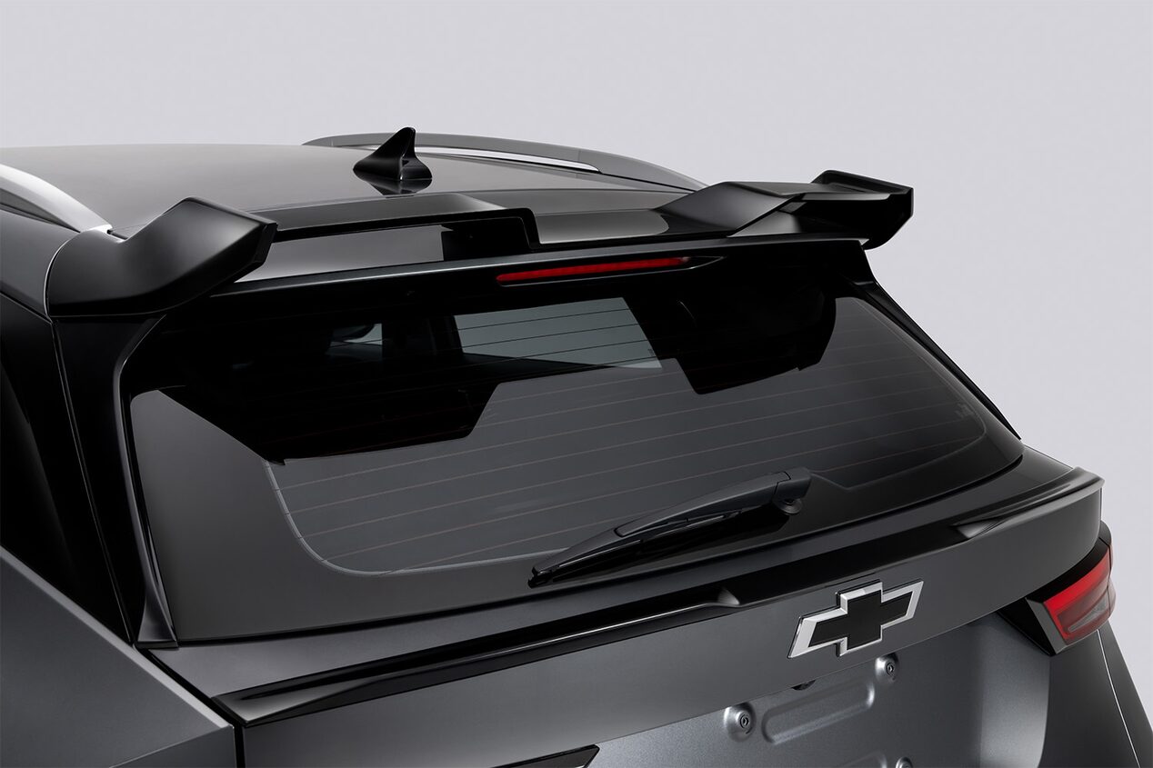 Alerón superior en negro piano para la Chevrolet Groove.