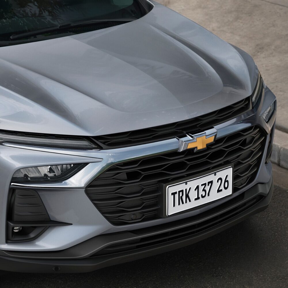 Detalle del emblema de la Chevrolet Tracker.
