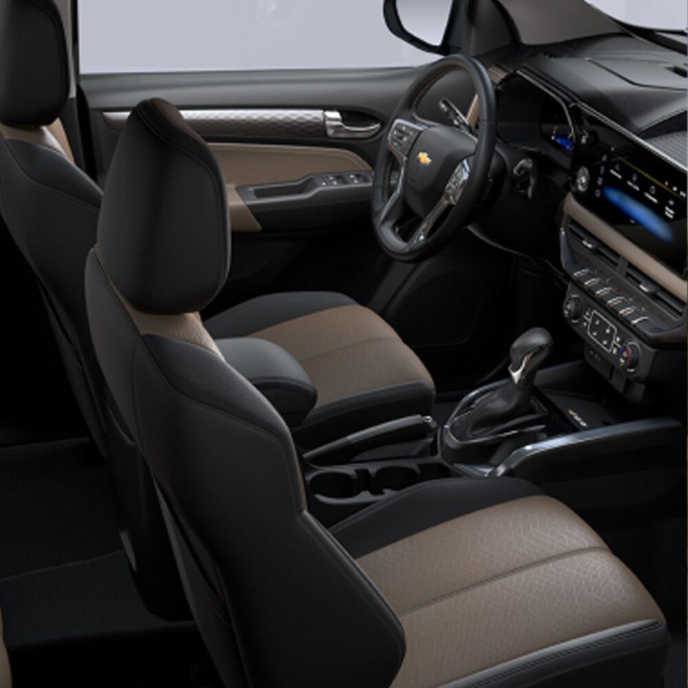 Vista completa de los asientos de la Chevrolet Colorado.