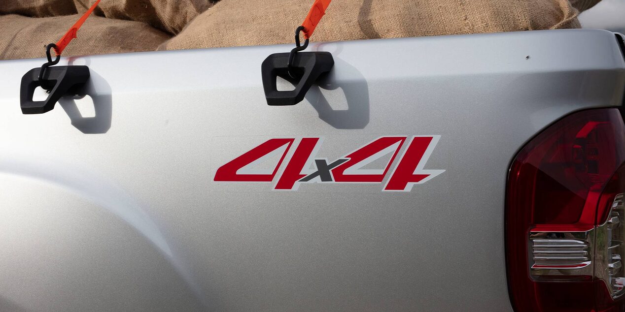 Emblema de 4x4 en la caja de la Chevrolet D-Max.