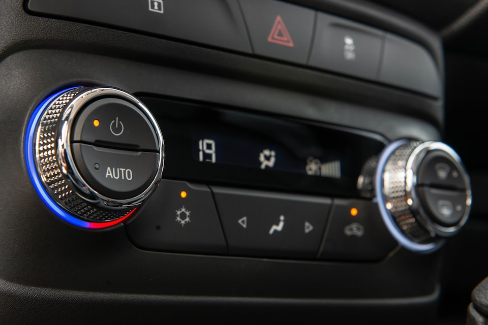Detalle de los controles de la nueva camioneta Chevrolet Montana