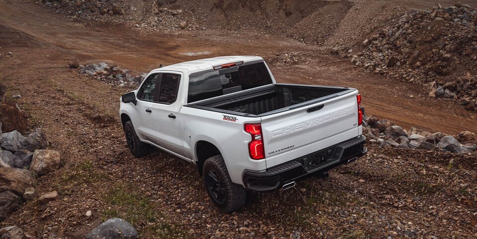 La nueva camioneta Chevrolet All New Silverado Trail Boss Z71 tiene el poder que supera la distancia